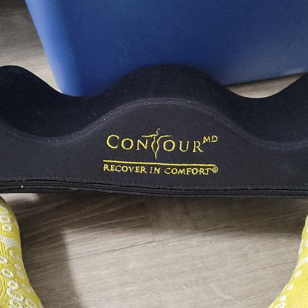 Bbl pillow/ with back board..never used board...